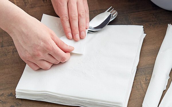 Luncheon napkins are typically larger than cocktail or dessert napkins but smaller than dinner napkins. They often measure around 13x13 inches and are made from a variety of materials, including paper, cloth, and linen. While these napkins serve several practical purposes—keeping your hands and mouth clean during meals—they also bring an element of style and sophistication to any table setting.